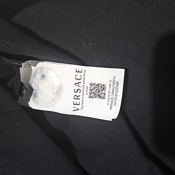 Versace t shirt - Picture 3 of 4